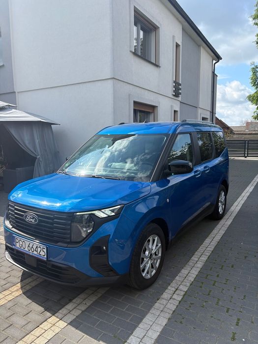Ford Tourneo Courier Stan idealny , full opcja .