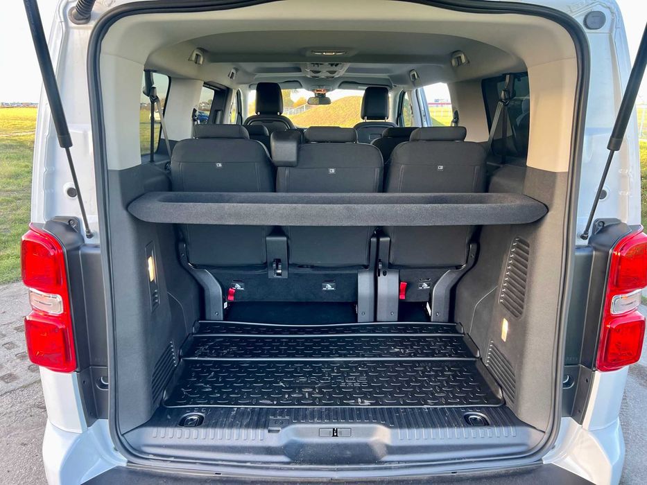 Wynajem Nexus Rent wypożyczalnia busów 8-9 osobowych Polska Europa