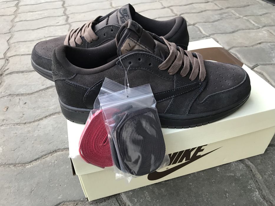 Jordan 1 Retro Low Travis Scott Velvet Brown Dark Mocha