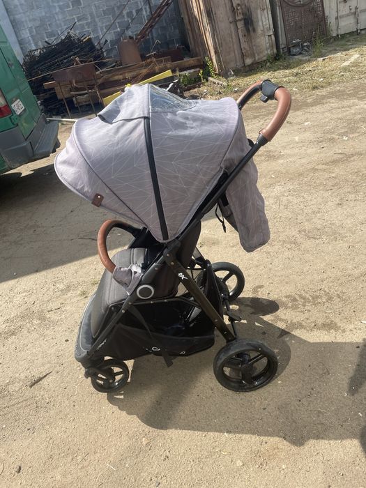 Прогулянковий візок