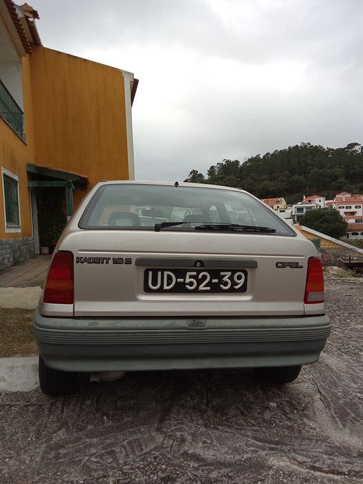 Carro em muito bom estado Opel kadett único em portugal