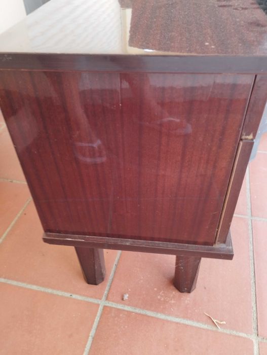 Mesa cabeceira antiga