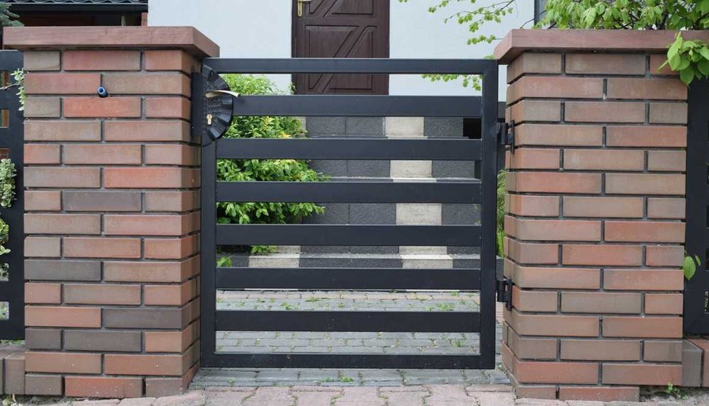 Brama wjazdowa skrzydłowa panelowa 100x20 sztachetki Nowoczesna Modern