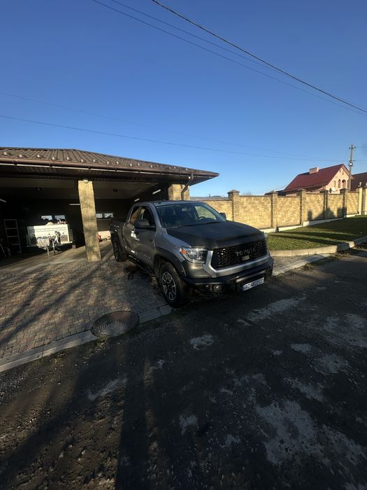 Toyota Tundra 2016 5.7