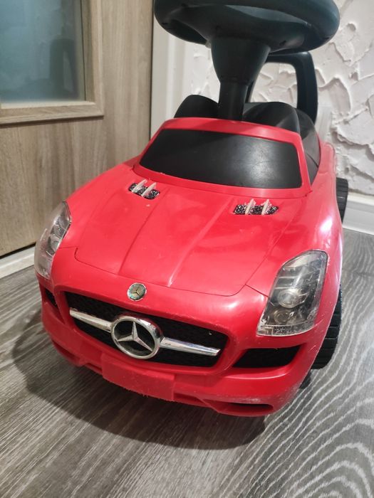 Mercedes jeździk czerwony