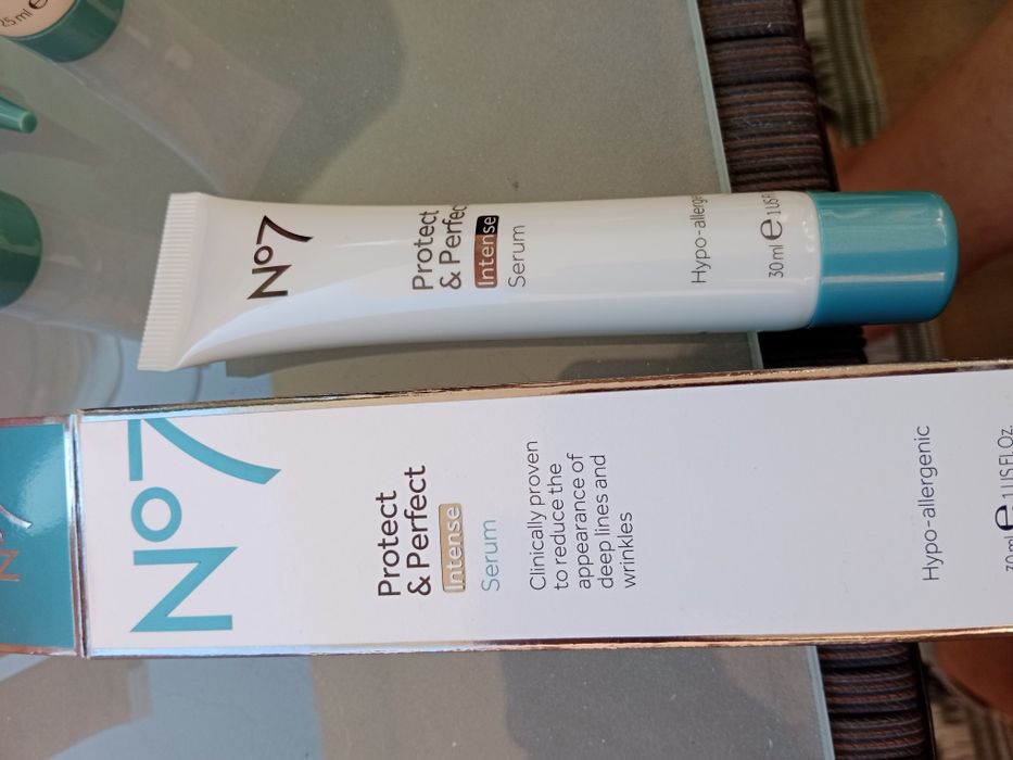 Zestaw przeciezmarszczkowy serum krem,No7