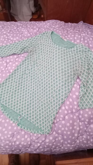 Camisola  verde usada