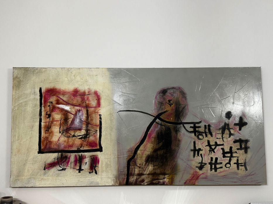 Sala de estar Com sofás, cadeirões, espelho, quadro e carpetes