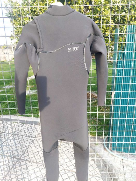Fato de Surf / Neoprene Deeply Chest Zip — Tamanho S (Homem)