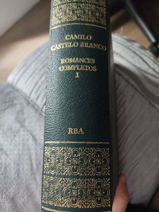 Livro "Mistérios de Lisboa"