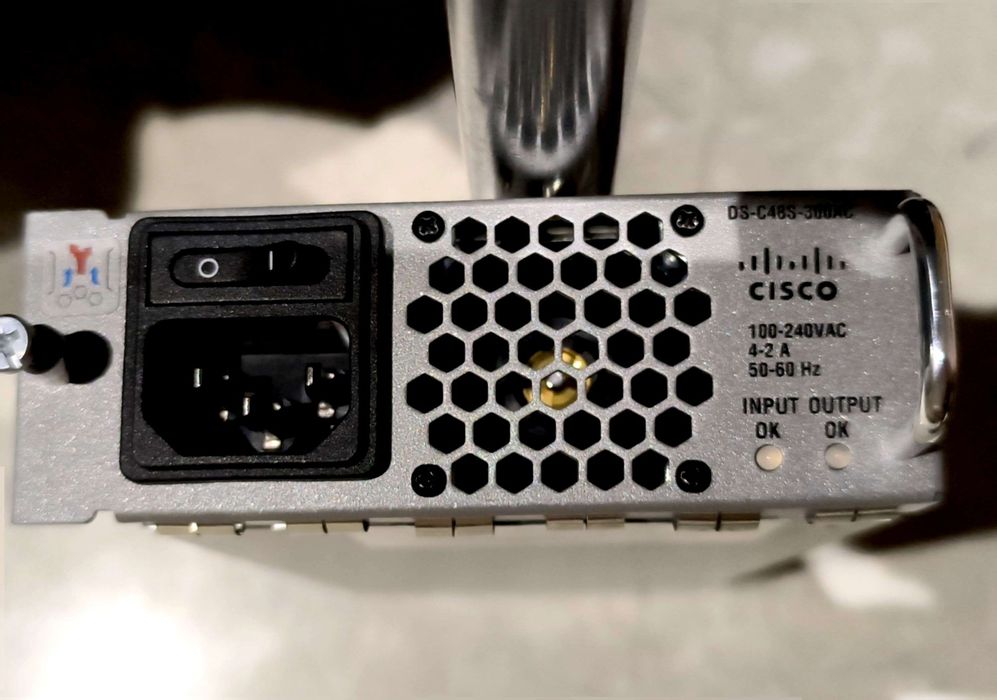 Блок живлення потужністю 300 Вт для комутаторів Cisco