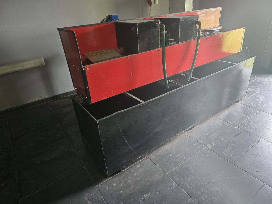 Wielopiła do cegły z taśmociągiem