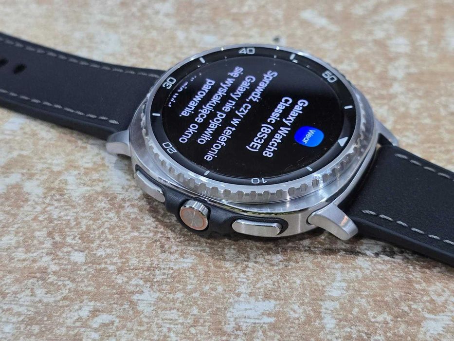 Smartwatch Samsung GALAXY WATCH 8 Classic Ładowarka