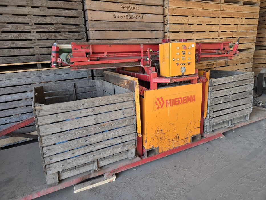 Miedema akv 40 napełniacz skrzyniopalet