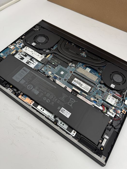 DELL G7 7700 i7 10750H 32GB 512GB RTX2060 W10 1Y