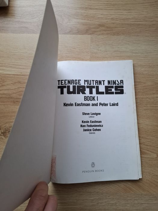 Livro BD Original Teenage Mutant Ninja Turtles