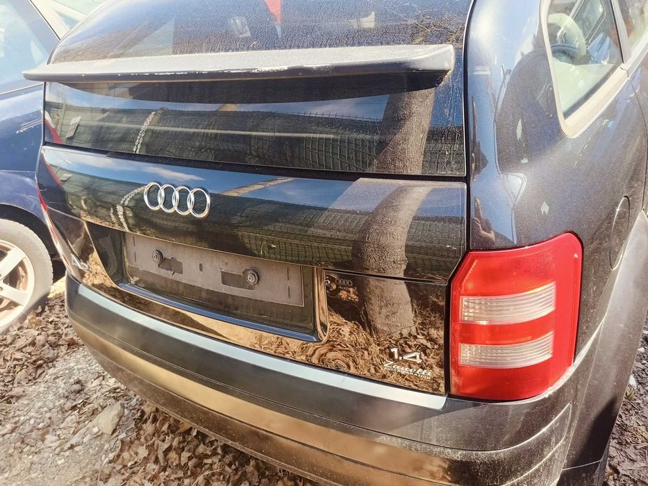 audi a2 2003r. srebrna bądź czarna 1.6 benzyna i druga 1.4 benzyna