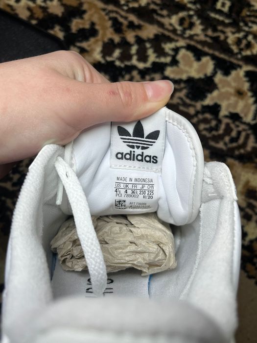 кросівки жіночі adidas