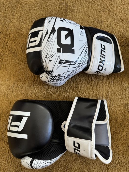 Zestaw do kickboxingu / Muay Thai – rękawice IQ + ochraniacze Overlord