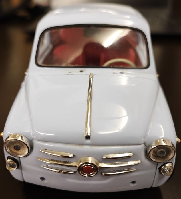 Fiat 600 Berline 1/18