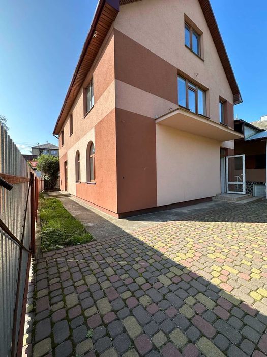 Продається будинок в м. Тячів