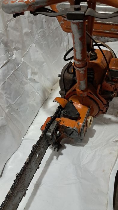 Продам бензопилу Урал