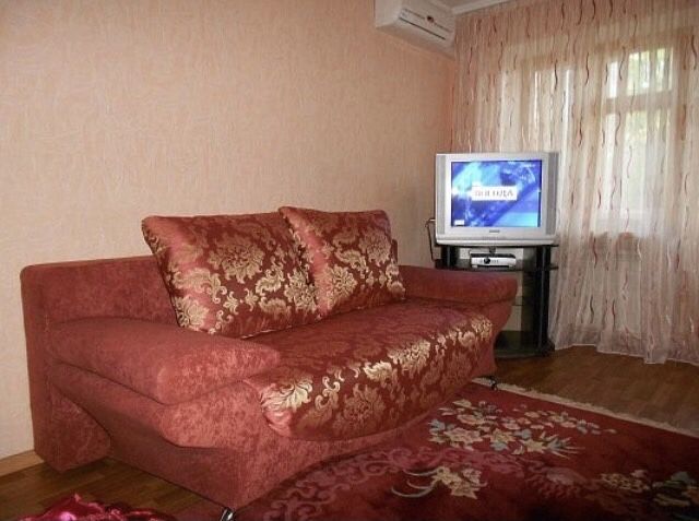 Подобова аренда квартири в самому центрі Львівська біля Михайлівської