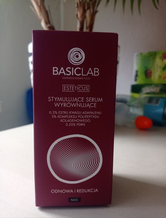 Basiclab serum z adapalenem