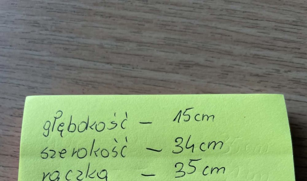 Okrągły wiklinowy kosz na grzyby