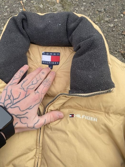 Продам пуховик Tommy Hilfiger