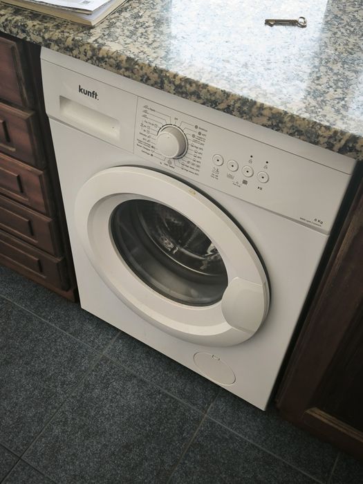 Máquina de lavar roupa 6kg como nova