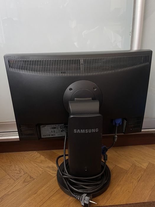 Samsung 2043BW монітор
