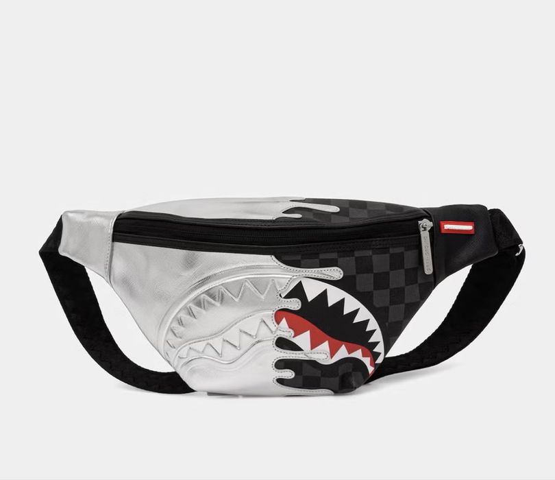 Поясна сумка Sprayground з принтом акули - нова, блискуч