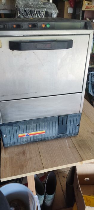 Máquina de lavar loiça, chávenas e copos industrial