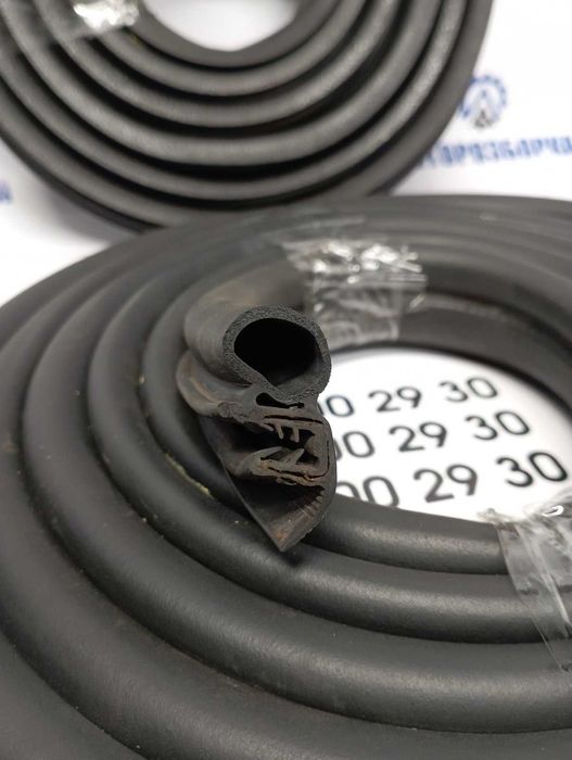 Ущільнювач дверей Renault Kangoo 2 2008-2021