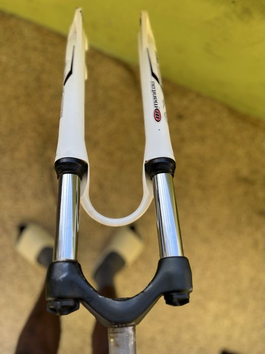 Suspenção Manitou AXEL aro 26