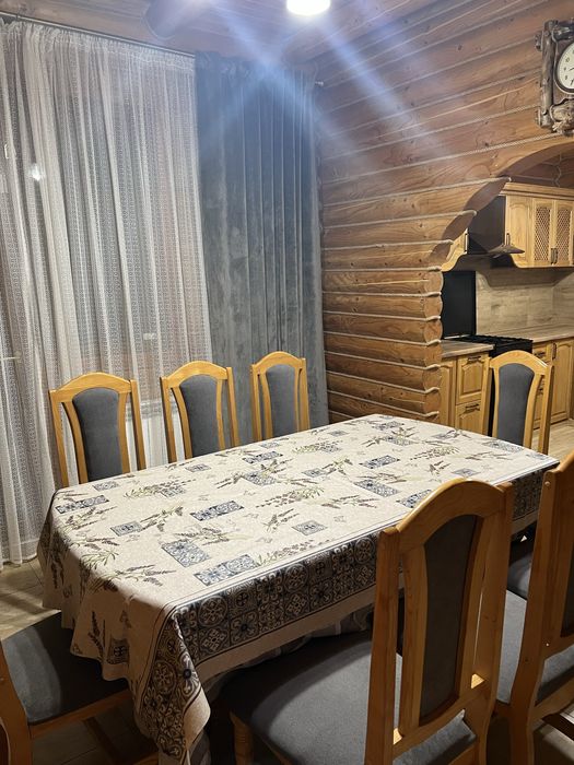 Приватний будинок з басейном в горах