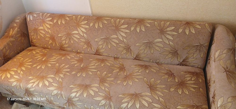продам диван б/у,перетянутий.ціна 1600гр.знаходиться ,Покровський  район,Суха балка.ціна 1600гр., ціна 1300гр.район ,Суха балка,