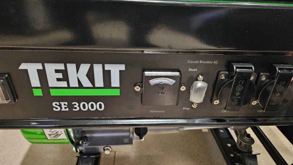 Бензиновый генератор Tekit se 3000 2.5 кВт