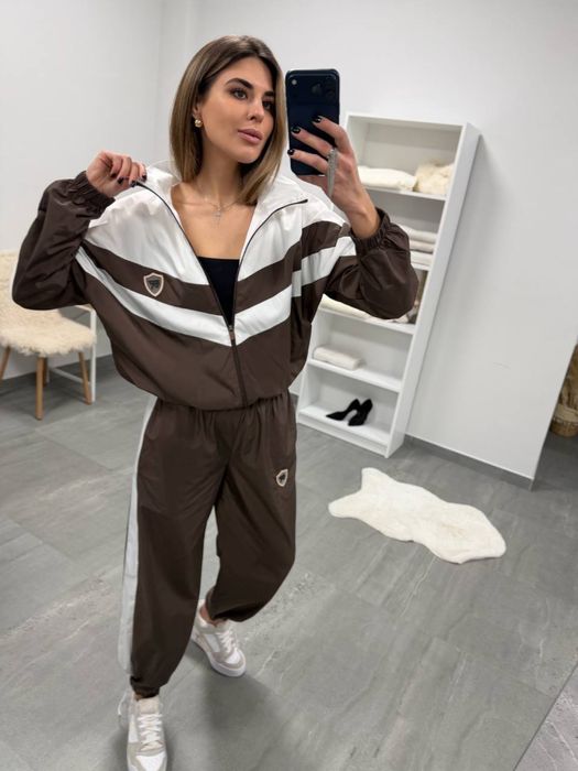 Женский спортивный костюм из плащевки/Жіночий костюм з плащівки ER