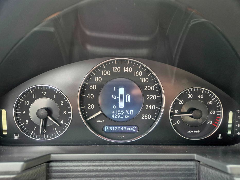 Mercedes-Benz W211 E200 NGT Обмін без підкрасів
