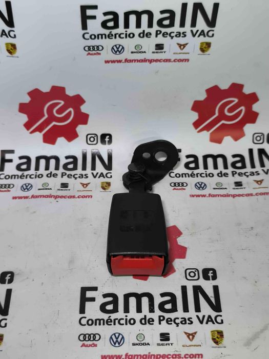 Encaixe de Cinto Trás Direito VW CC B7