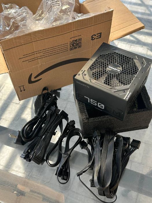Zasilacz do komputera Zasilacz Gigabyte P750GM 750W