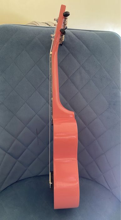 Ukulele Soprano Stagg + Bagg para carregar