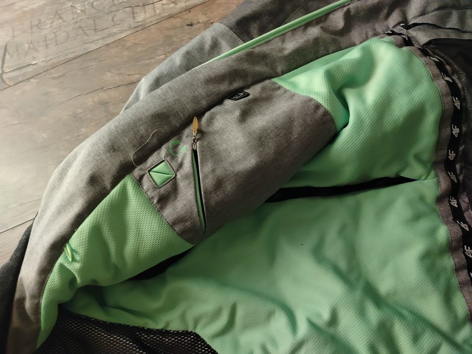 Kurtka 4F zimowa M męską neodry