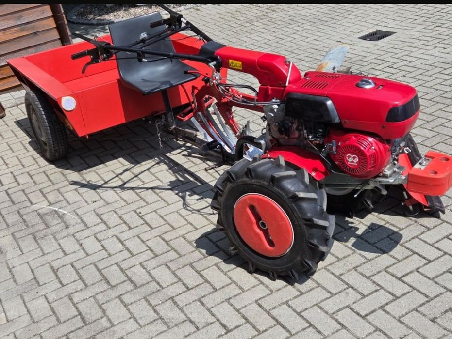 Traktorek Dzik Honda F810 + przyczepka.