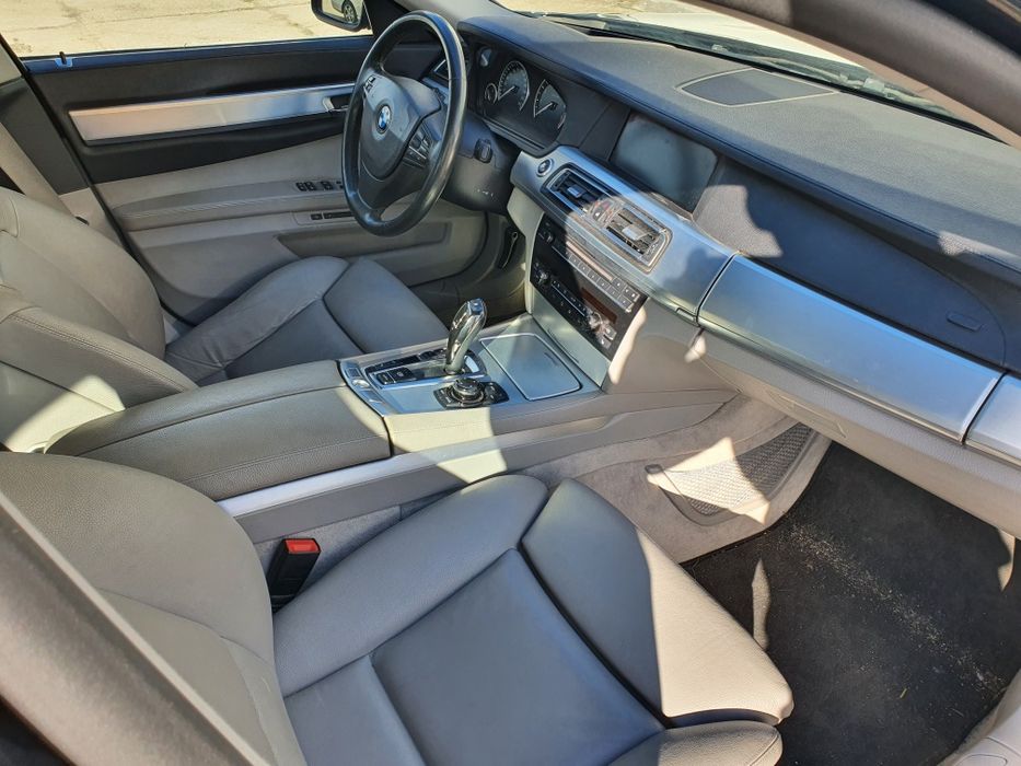 BMW 7F01 408KM uszkodzony