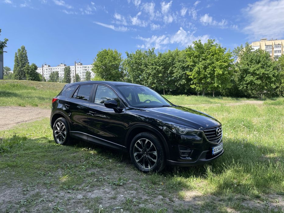Автомобиль маздаСХ5