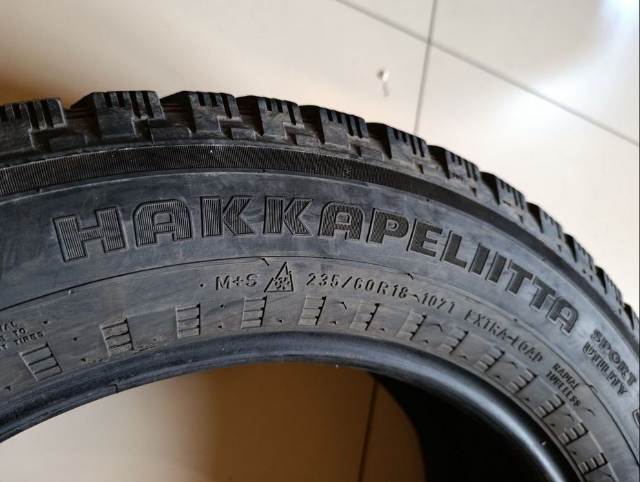 Комплект шин б/у 235/60R18 107T XL Nokian Hakkapeliitta Sport Utility