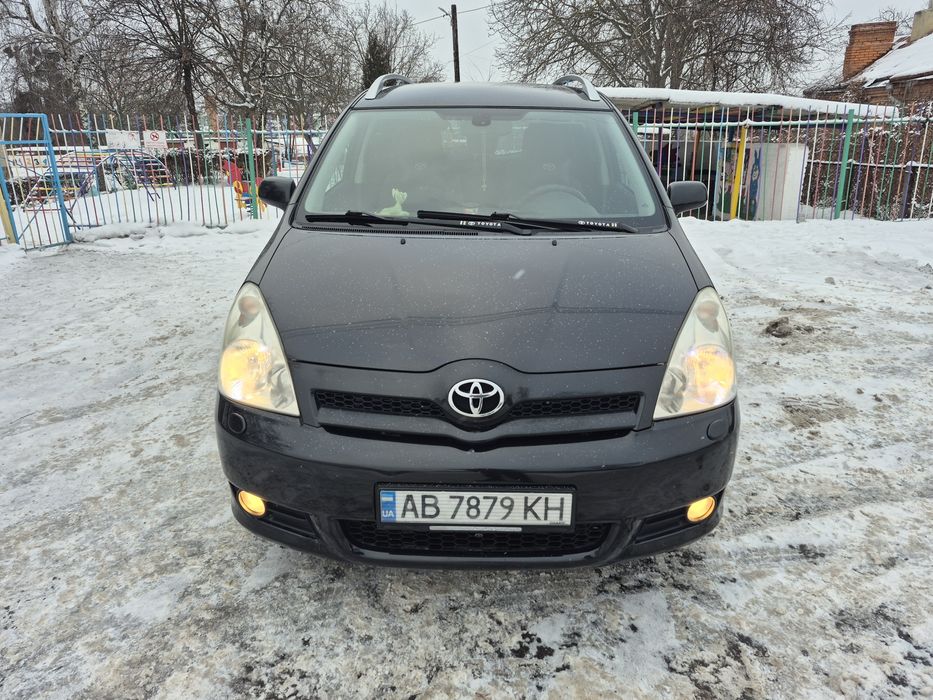 Toyota Corolla Verso 2.2 максимальна комплектація